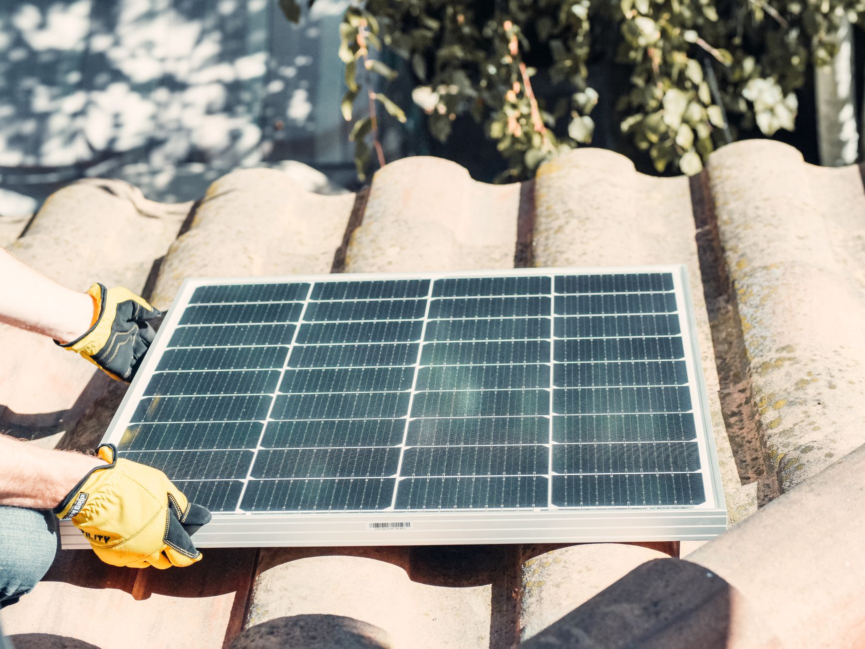 Installateur panneaux solaires équipe à Fréjus